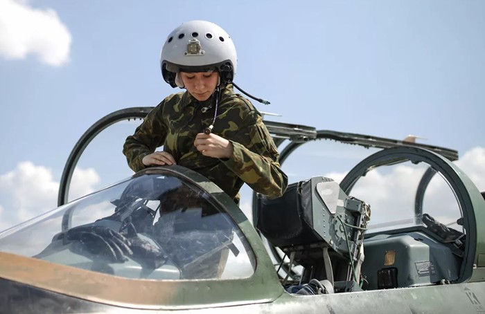 Nga sắp có đội ngũ nữ phi công tiêm kích đầu tiên - Ảnh 1.