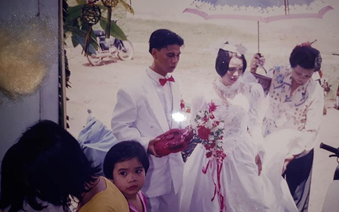 Đọng mãi một thời háo hức đi xem cô dâu, chú rể - Ảnh 4. Đọng mãi một thời háo hức đi xem cô dâu, chú rể - Ảnh 4.