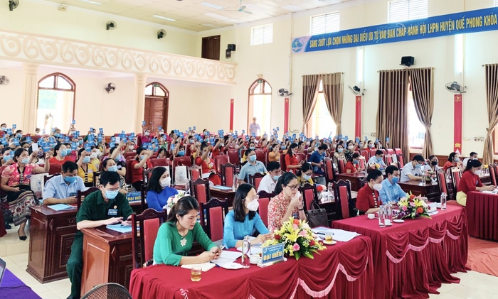Phụ nữ Quế Phong tích cực góp phần xây dựng huyện khá của vùng Tây Bắc của tỉnh Nghệ An  - Ảnh 1.
