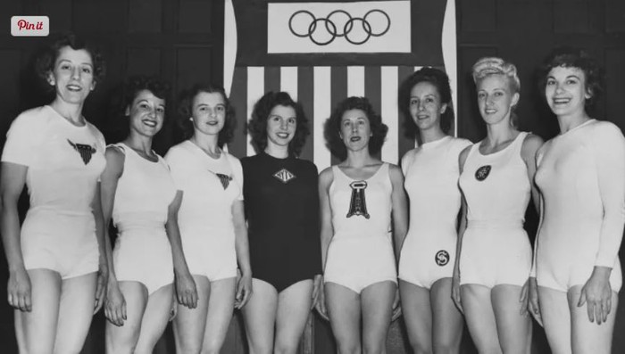 8 khoảnh khắc lịch sử của các nữ vận động viên thể dục dụng cụ tại các kỳ Thế vận hội - Ảnh 1.