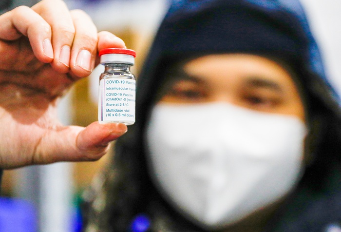 Gần 660.000 liều vaccine ngừa Covid-19 của AstraZeneca về đến Việt Nam - Ảnh 1.