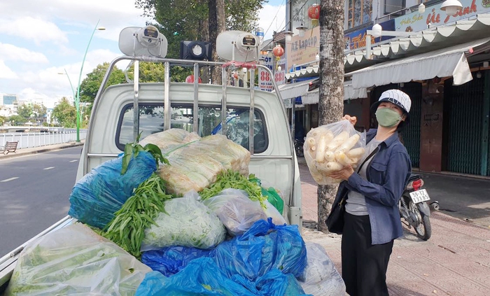 TPHCM: Phụ nữ quận 3 dốc lòng vì người dân trong mùa dịch - Ảnh 3.