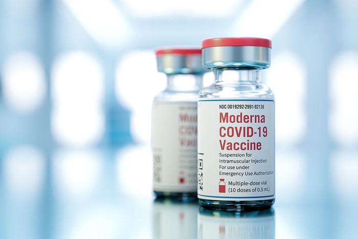 TPHCM phản hồi về việc mua 5 triệu liều vaccine Moderna - Ảnh 1.