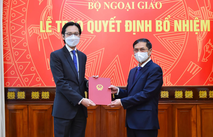 Người phát ngôn Lê Thị Thu Hằng được bổ nhiệm kiêm chức trợ lý Bộ trưởng Ngoại giao - Ảnh 2.