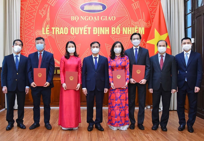 Người phát ngôn Lê Thị Thu Hằng được bổ nhiệm kiêm chức trợ lý Bộ trưởng Ngoại giao - Ảnh 4.