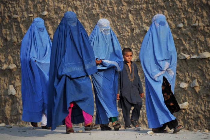 Hiện thực tàn khốc phụ nữ Afghanistan đang phải đối mặt - Ảnh 2.