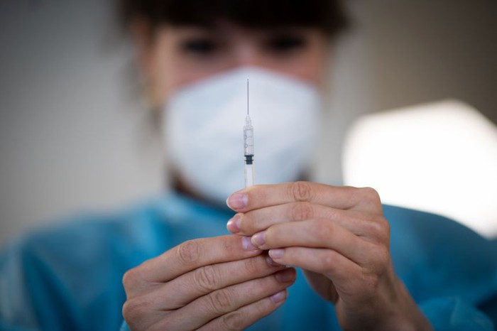 Singapore triển khai thử nghiệm lâm sàng hai loại vaccine chống lại biến thể Delta và các chủng khác - Ảnh 1.