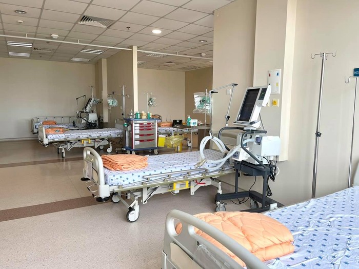 Khẩn trương vận hành Trung tâm hồi sức Covid-19 tại Bệnh viện Quốc tế City - Ảnh 1.