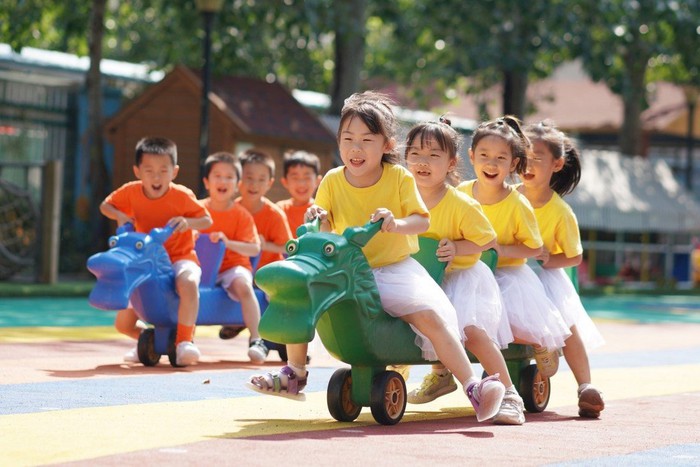 Cha mẹ Trung Quốc tiêm hormone tăng trưởng cho con dù lo rủi ro - Ảnh 1.
