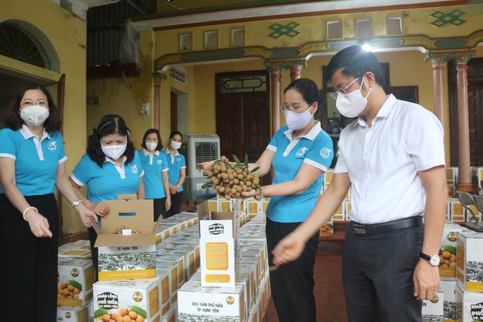 Hội LHPN tỉnh Hưng Yên chung tay hỗ trợ người dân tiêu thụ nông sản - Ảnh 1.