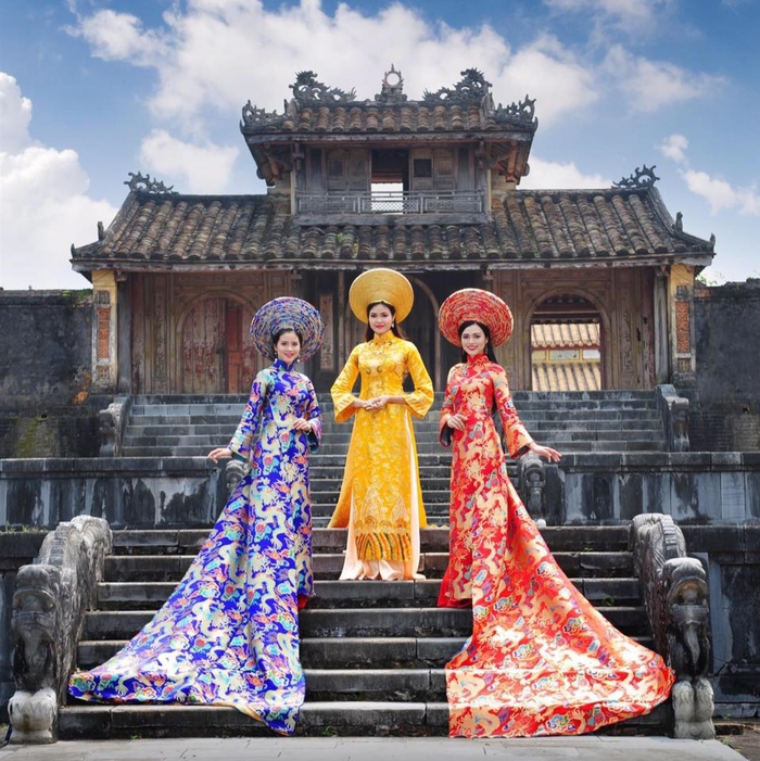 Đặc sắc hình ảnh áo dài qua triển lãm online “Huế - Kinh đô Áo dài Việt Nam” - Ảnh 3.