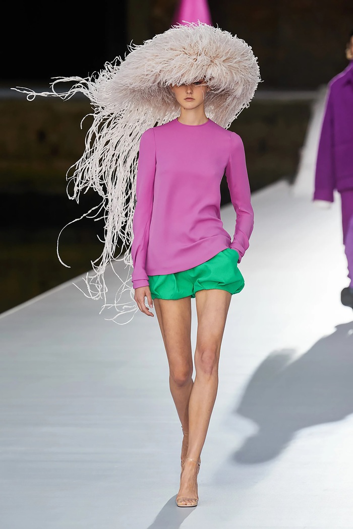 Rực rỡ sắc màu Valentino Couture Thu Đông 2021 - Ảnh 4.