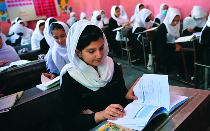 Theo quy định của Taliban, sinh viên nữ ở Afghanistan không được học chung với nam giới
