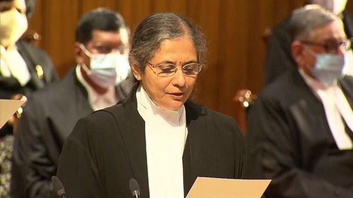 Lần đầu tiên trong lịch sử, Tòa án Tối cao Ấn Độ có 4 nữ thẩm phán - Ảnh 2.