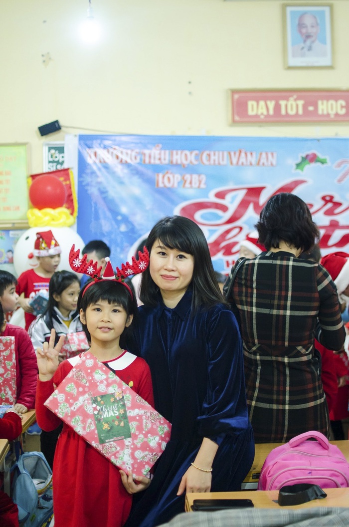Nữ tiến sĩ ngành y hướng dẫn con gái tự lập, để lên đường hỗ trợ Hà Nội chống dịch - Ảnh 2.