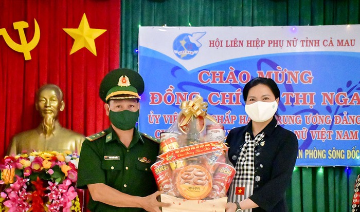 Chủ tịch Hội LHPN Việt Nam tặng quà Xuân tại Cà Mau - Ảnh 1.