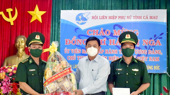 Chủ tịch Hội LHPN Việt Nam tặng quà Xuân tại Cà Mau - Ảnh 2.