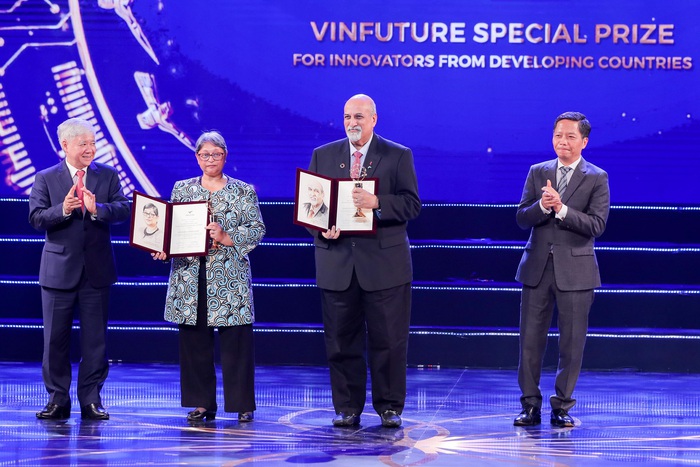 VinFuture công bố chủ nhân các giải thưởng phụng sự nhân loại năm 2021 - Ảnh 5.