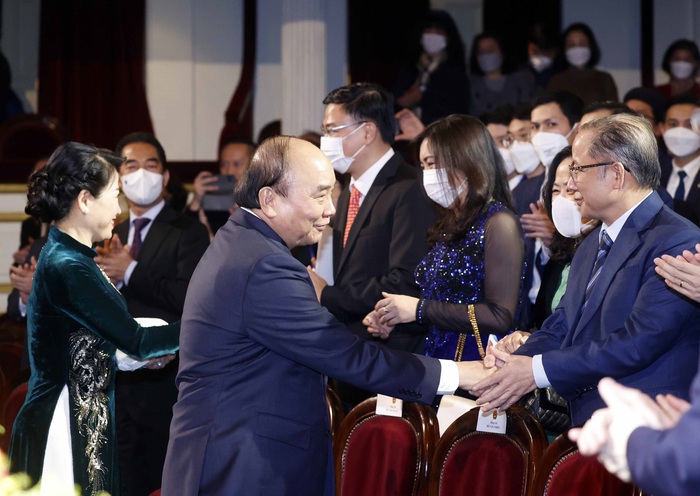 Chủ tịch nước: &quot;Mong đồng bào luôn giữ vững tinh thần Việt Nam trong mọi hoàn cảnh&quot; - Ảnh 2.