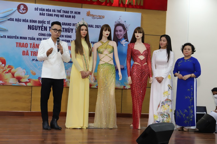 Hoa hậu Thùy Tiên trao tặng 4 bộ trang phục làm nên chiến thắng tại Miss Grand 2021 - Ảnh 2.