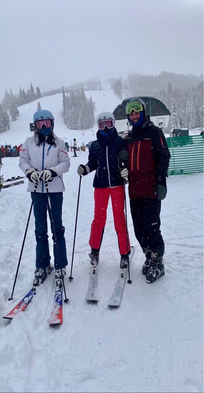 Hà Phương cùng Thu Tuyết đi trượt tuyết