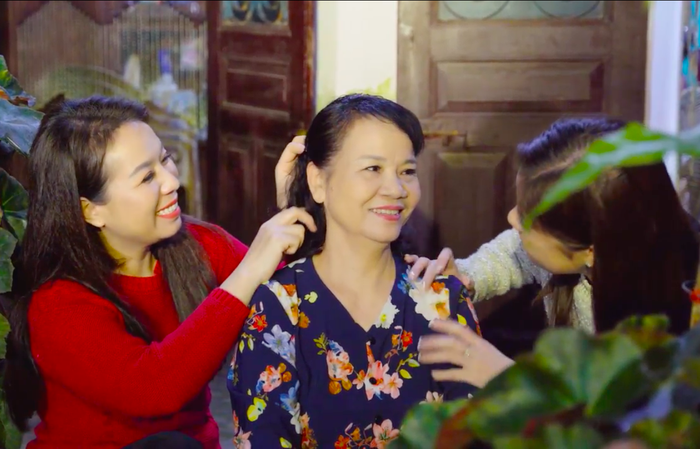 Tết bình yên trong MV của chị em Sao Mai Thu Hà, Linh Hoa - Ảnh 1.