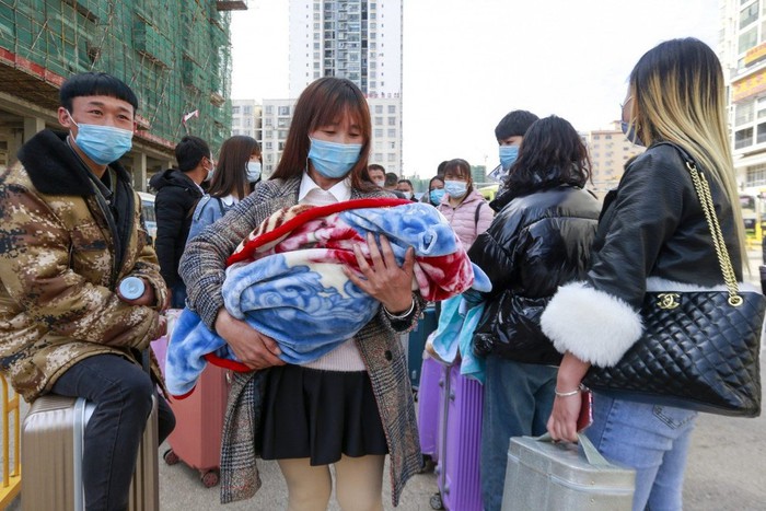 Trung Quốc: 5 cách giải quyết tình trạng tỷ lệ sinh thấp  - Ảnh 1.