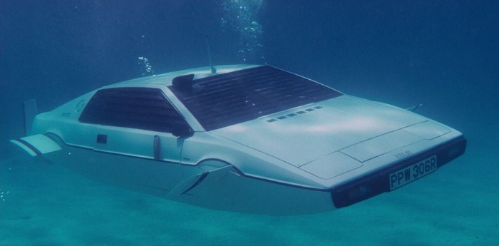 Điểm lại những siêu xe kinh điển từng xuất hiện trong phim James Bond - Ảnh 4.