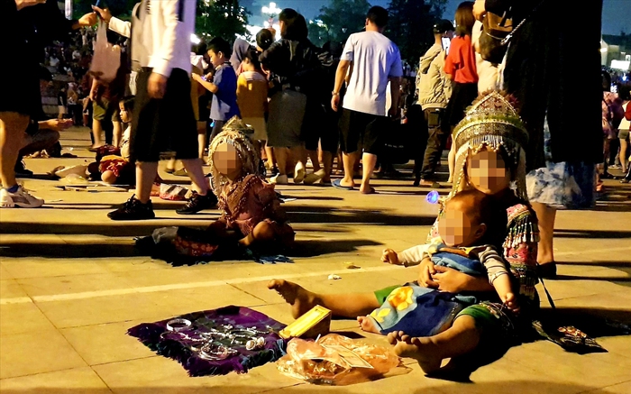 Nhiều biện pháp giải quyết tình trạng trẻ em bán hàng rong, ăn xin ở ...
