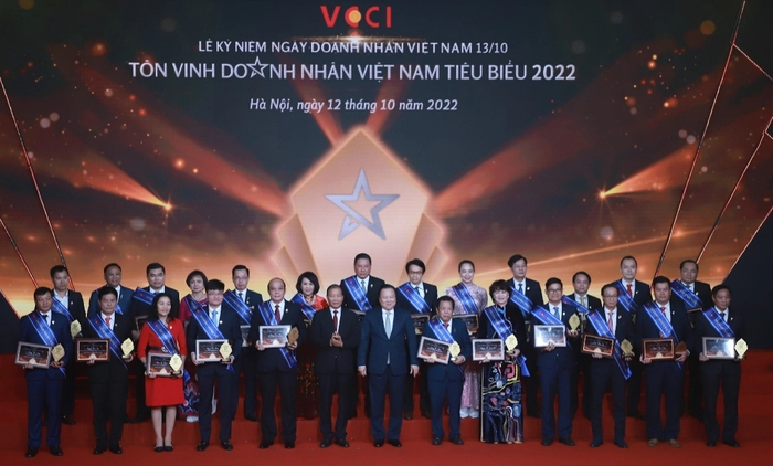 Bà Đỗ Nguyệt Ánh - Chủ tịch Hội đồng thành viên Tổng công ty Điện lực miền Bắc được vinh danh Doanh nhân tiêu biểu Việt Nam 2022 - Ảnh 5.