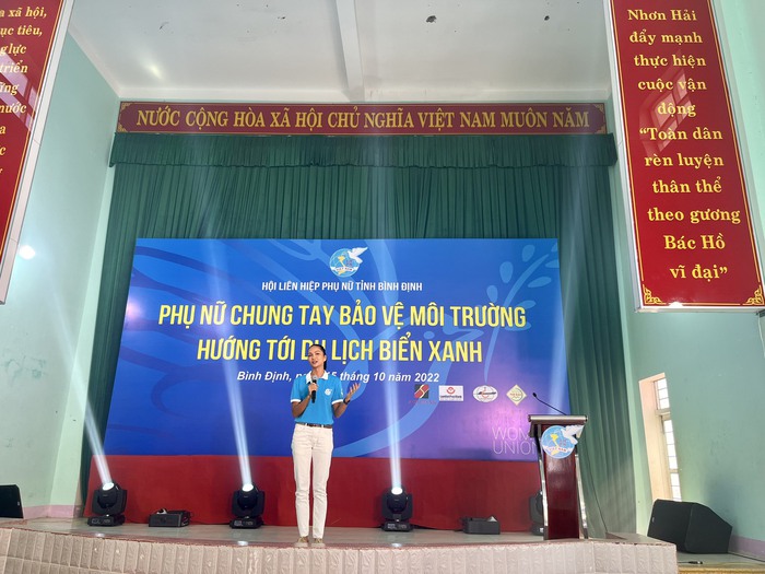 Bình Định: Hoa hậu H’Hen Niê lan tỏa lối sống xanh, bảo vệ môi trường biển - Ảnh 1.