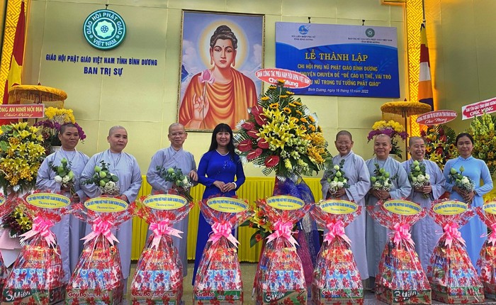 Chi hội Phụ nữ Phật giáo Bình Dương góp phần củng cố khối đại đoàn kết toàn dân tộc - Ảnh 1.