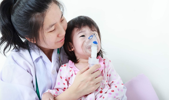 Những điều cần biết về triệu chứng thở khò khè ở trẻ em và người lớn - Ảnh 2.