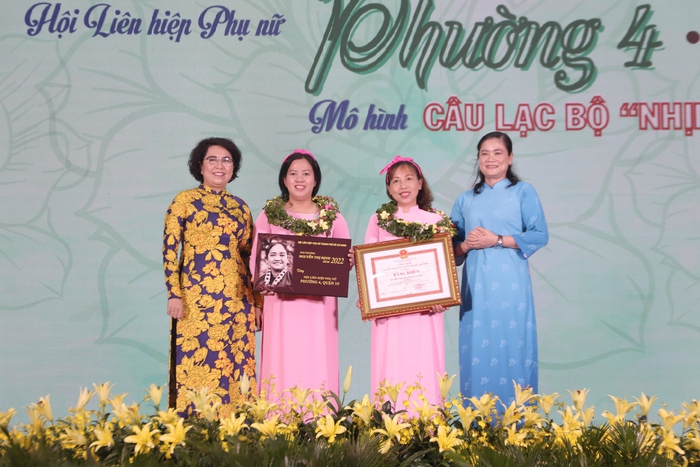 Giải thưởng Nguyễn Thị Định TPHCM lần thứ 7 vinh danh 13 tập thể, cá nhân - Ảnh 2.