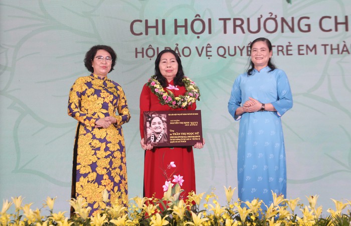Giải thưởng Nguyễn Thị Định TPHCM lần thứ 7 vinh danh 13 tập thể, cá nhân - Ảnh 3.