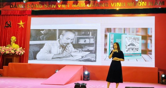 Diễn giả Kim Thoa chia sẻ về văn hóa đọc tại chương trình