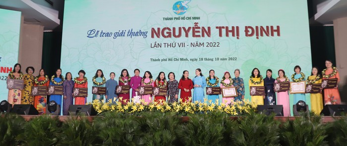 Giải thưởng Nguyễn Thị Định TPHCM lần thứ 7 vinh danh 13 tập thể, cá nhân - Ảnh 2.