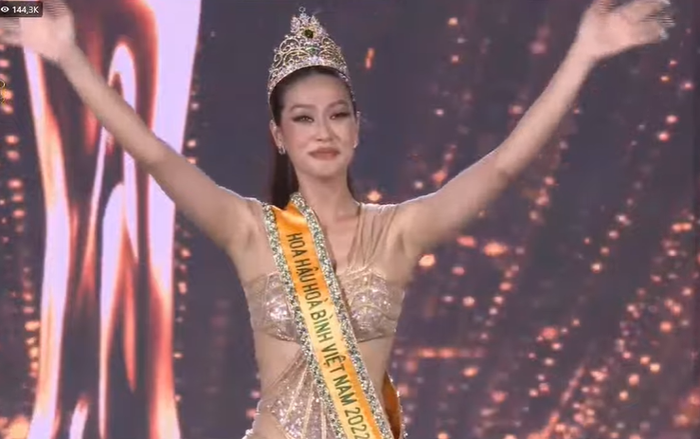Chung kết Hoa hậu Hòa bình Việt Nam 2022: Vương miện chính thức thuộc về người đẹp Đoàn Thiên Ân - Ảnh 1.