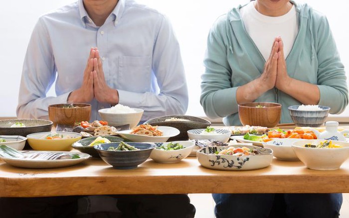 5 thói quen vàng trên bàn ăn giúp người Nhật sống khỏe, sống thọ, đa số người Việt không có - Ảnh 2.
