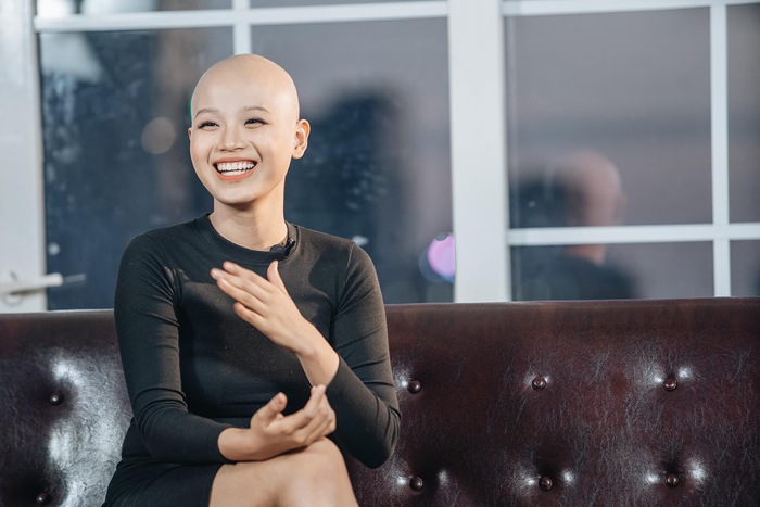 Nhìn lại hành trình chiến đấu với ung thư của nữ sinh Ngoại Thương: 'Chỉ cần gục ngã là ung thư sẽ chiến thắng' - Ảnh 3.