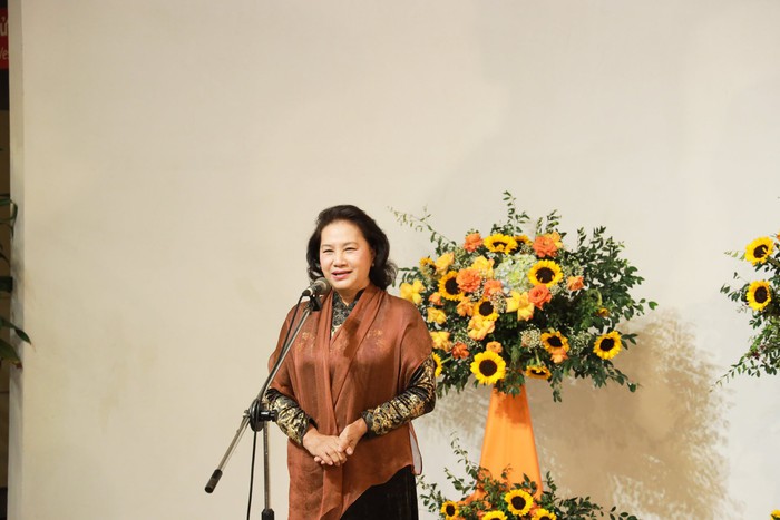 Nguyên Chủ tịch Quốc hội Nguyễn Thị Kim Ngân chia sẻ tại Lễ tiếp nhận bức tranh
