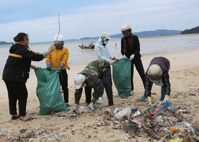 Phụ nữ thực hiện nhiều hoạt động vì “huyện Cô Tô không có rác thải nhựa” - Ảnh 1.
