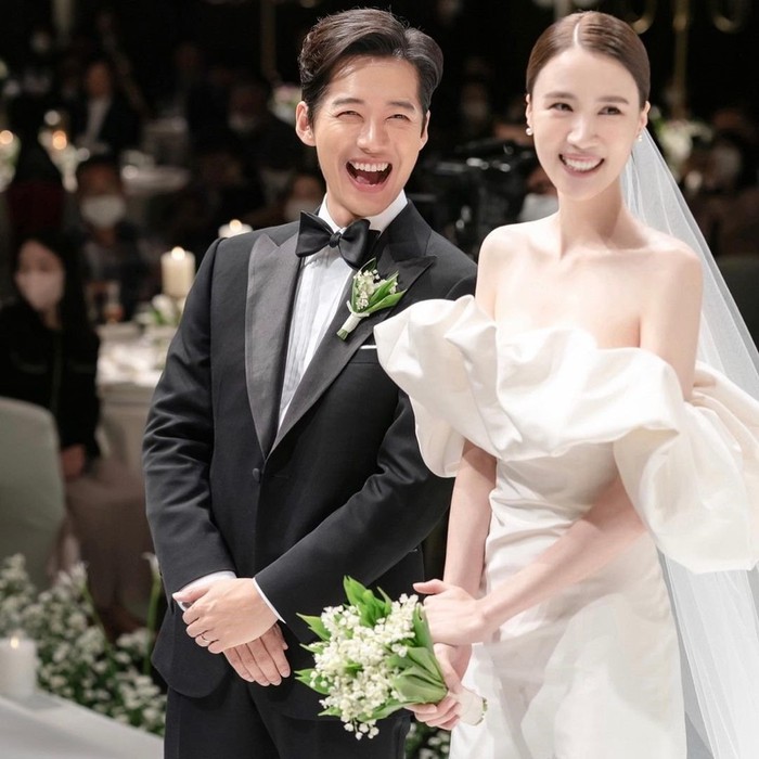 Nhìn lại loạt ảnh cưới của các cặp đôi xứ Hàn &quot;về chung một nhà&quot; trong năm 2022 - Ảnh 5.