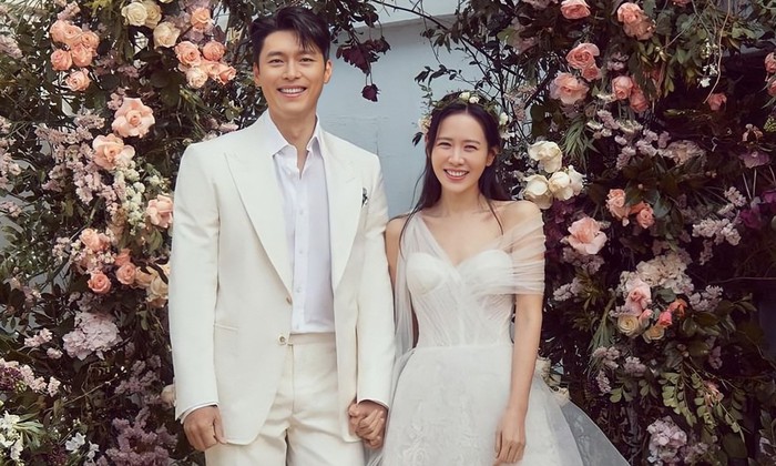 Nhìn lại loạt ảnh cưới của các cặp đôi xứ Hàn &quot;về chung một nhà&quot; trong năm 2022 - Ảnh 2.