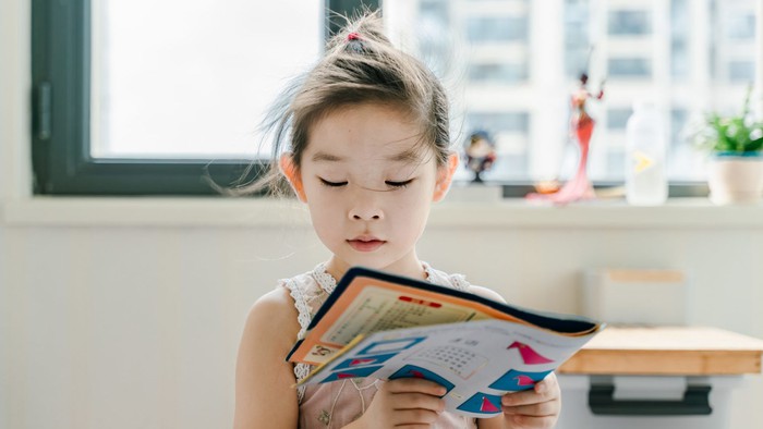 Nghiên cứu MIT chỉ ra, đọc sách không phải cách tốt nhất để phát triển IQ và EQ của trẻ - Ảnh 1.