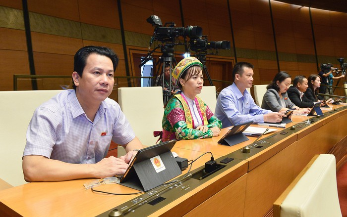 Bộ trưởng Đào Ngọc Dung: Nhiều chính sách vượt trội hỗ trợ phụ nữ mang thai, trẻ em vượt qua đại dịch - Ảnh 1.