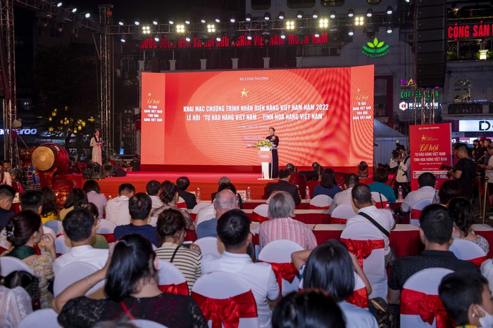 Lễ hội “Tự hào hàng Việt Nam - Tinh hoa hàng Việt Nam” năm 2022 chính thức khai mạc với nhiều điểm mới  - Ảnh 1.