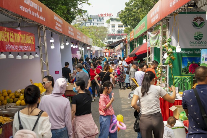 Người tiêu dùng trải nghiệm hàng trăm ngàn sản phẩm tinh hoa hàng Việt Nam - Ảnh 2.