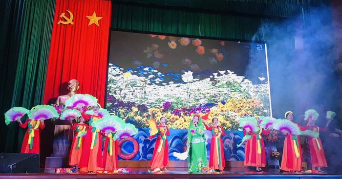 Hội LHPN thành phố Chí Linh: Chào mừng ngày 20/10 bằng những làn điệu hát ru, dân ca  - Ảnh 3.
