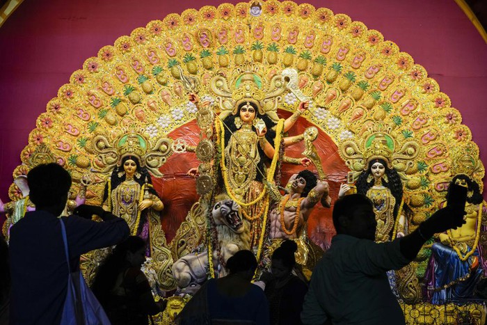Ấn Độ: Rộn ràng lễ hội Durga Puja ở Tây Bengal - Ảnh 4.